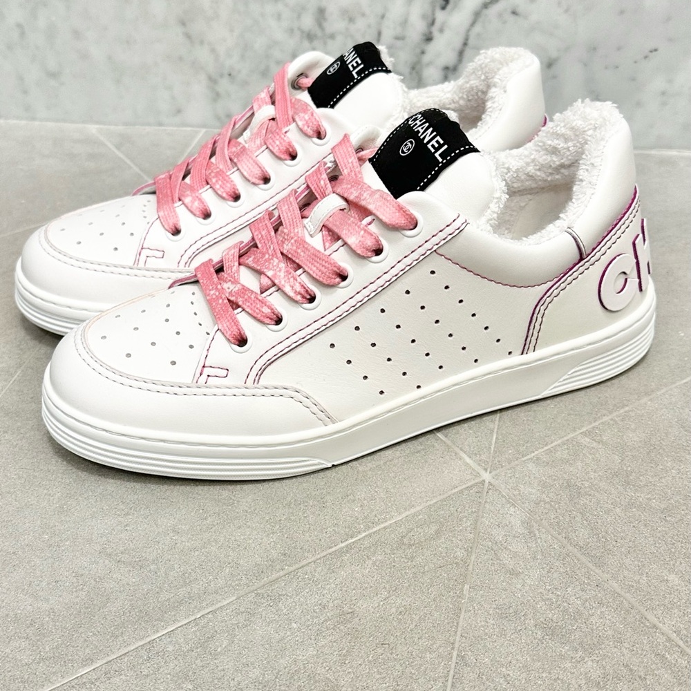 Chanel trainers sneakers white pink 3D logo 38.5 NIB AUTH - Picture 2 of 6